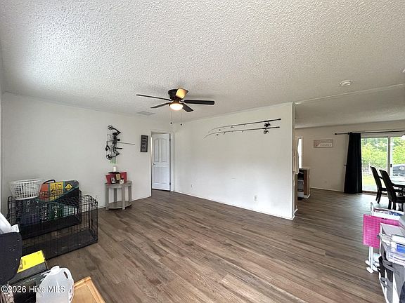 3rd image of 115 Winn Court