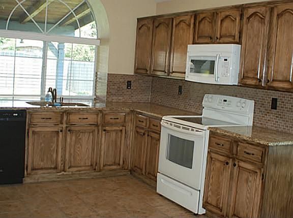 2nd image of 5212 Meadow Chase Ln