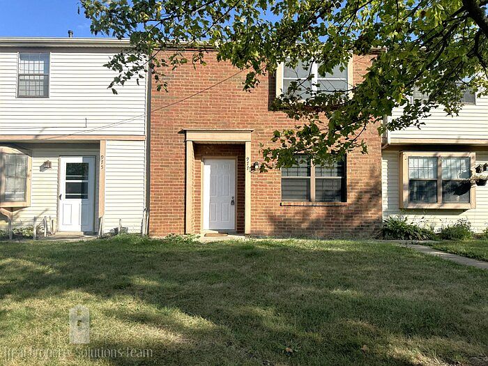 1st image of 977 Cross Country Dr W