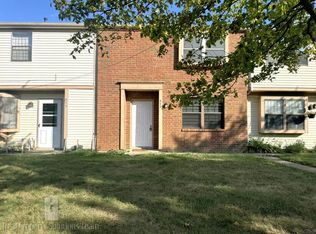 977 Cross Country Dr W, Westerville, OH 43081