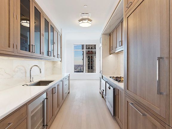 5th image of 30 Park Pl #55B