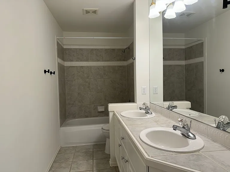 27171 SE 25th Pl — Photo 28