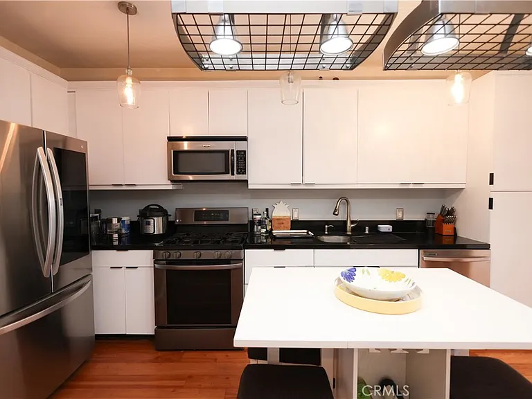 1901 S Victoria Ave #105 — Photo 5