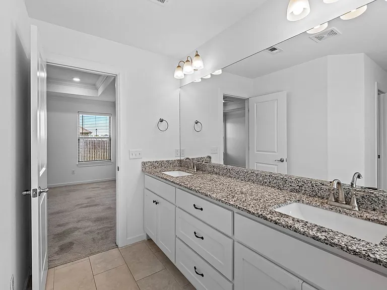 4304 W Newton Ave — Photo 18