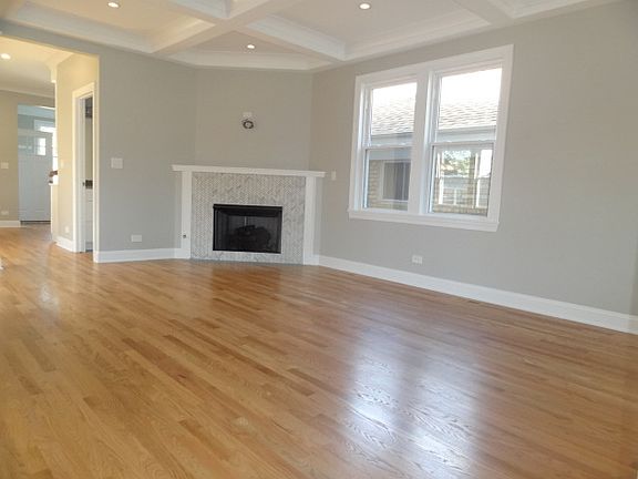 3rd image of 5640 W Wilson Ave