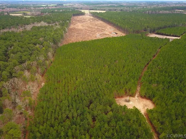 Hilltop Ln, Skippers, VA 23879