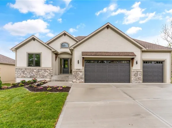 1517 NE Stewart Ct, Lees Summit, MO 64064