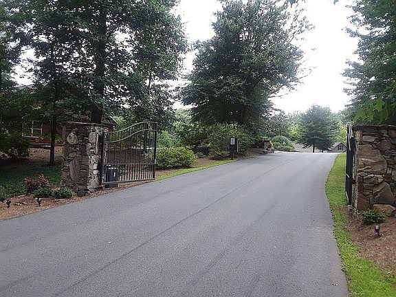 2nd image of 80 Smoky Mountain Ln Unit 303