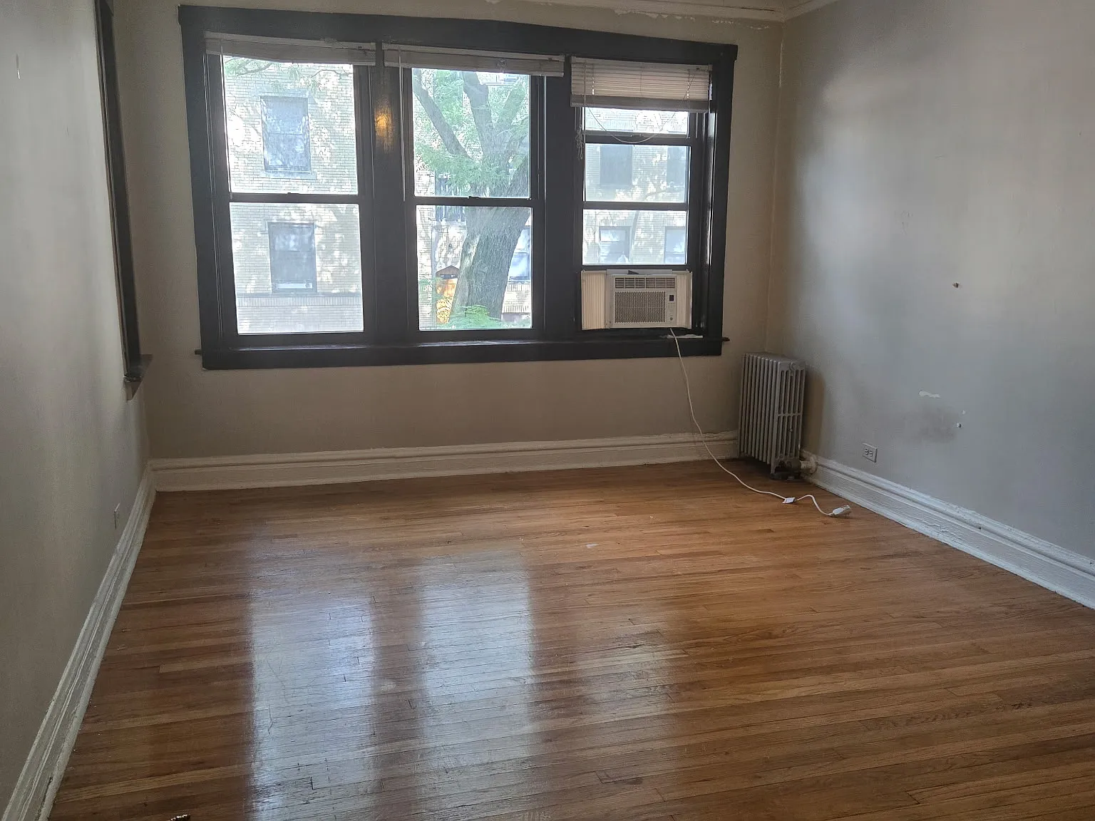 2 bed, 800 sqft, $2,449 — Photo 2