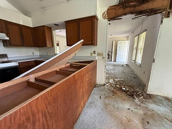 5th image of 6934 Tom Roberts Rd
