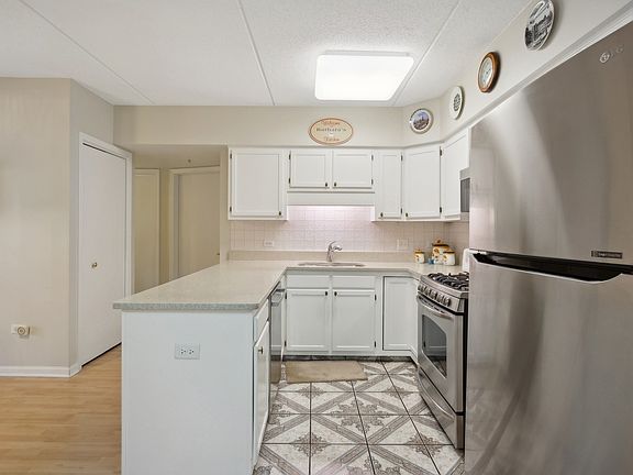 3rd image of 5005 Warren St APT 208