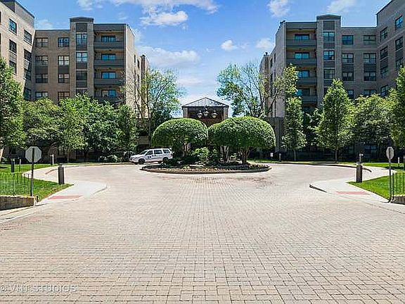 2nd image of 4545 W Touhy Ave APT 404