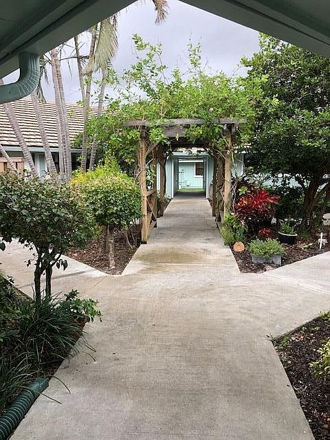 1st image of 1127 E Seminole Ave APT 23C