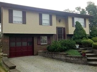 156 Venango Ct, New Kensington, PA 15068