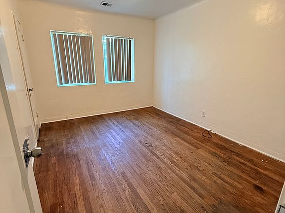 4th image of 801 Robertson Blvd