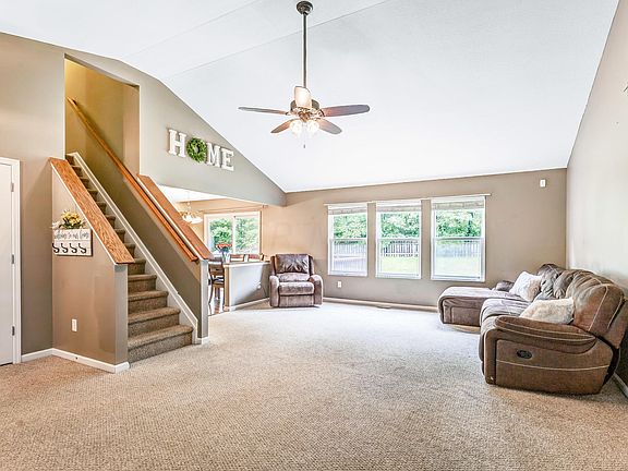 4th image of 8233 Crete Ln