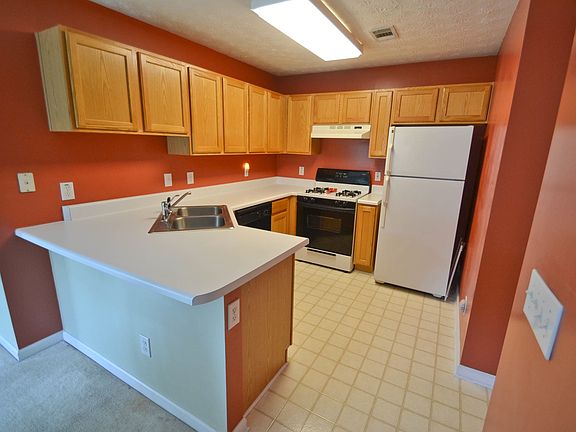 3rd image of 402 Rankin Ct