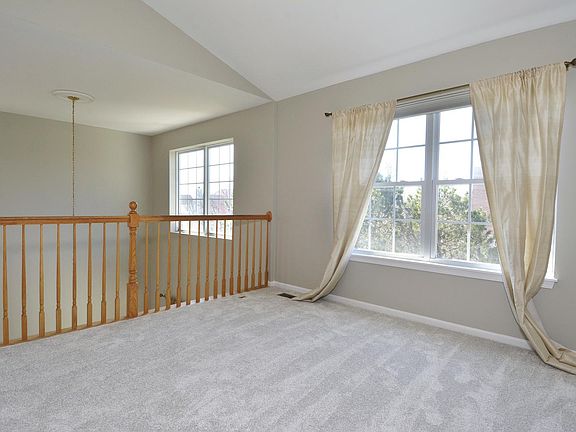 4th image of 745 W Bloomfield Ct