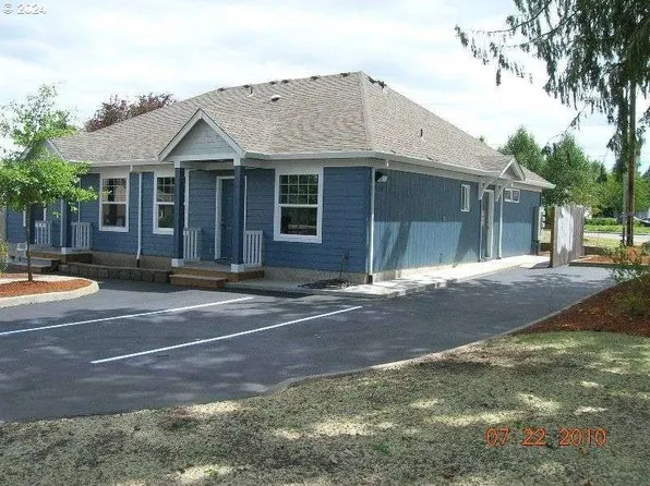 1104 SW Brockwood Ave, McMinnville, OR 97128