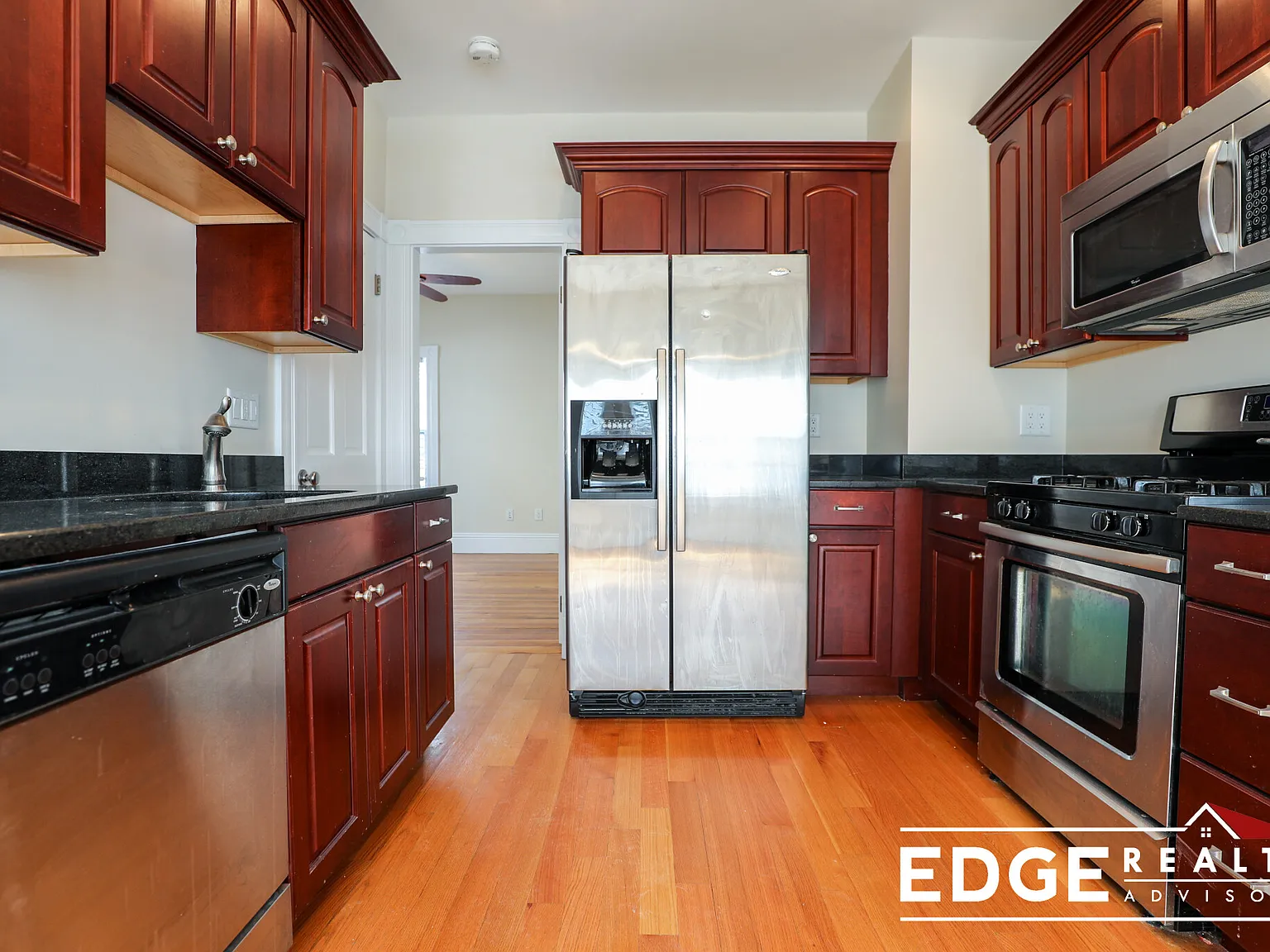 3 bed, 1200 sqft, $3,400 — Photo 1