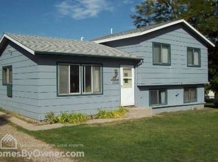 2210 Baltimore Ave, Hot Springs, SD 57747