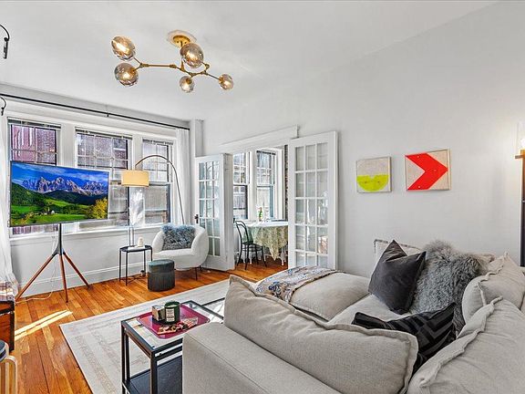 3rd image of 2 Crawford St APT 2