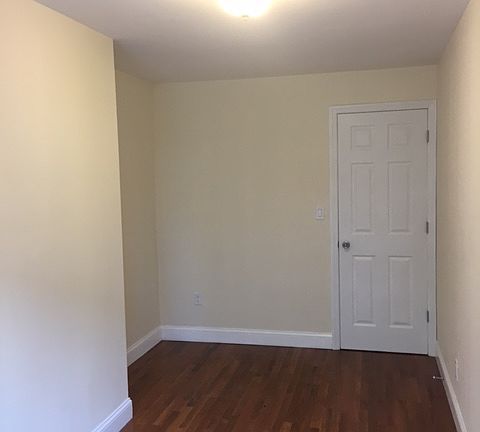 4th image of 78 Moffat St #1