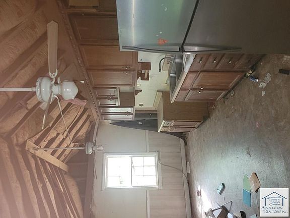 5th image of 1111 Burchland Dr