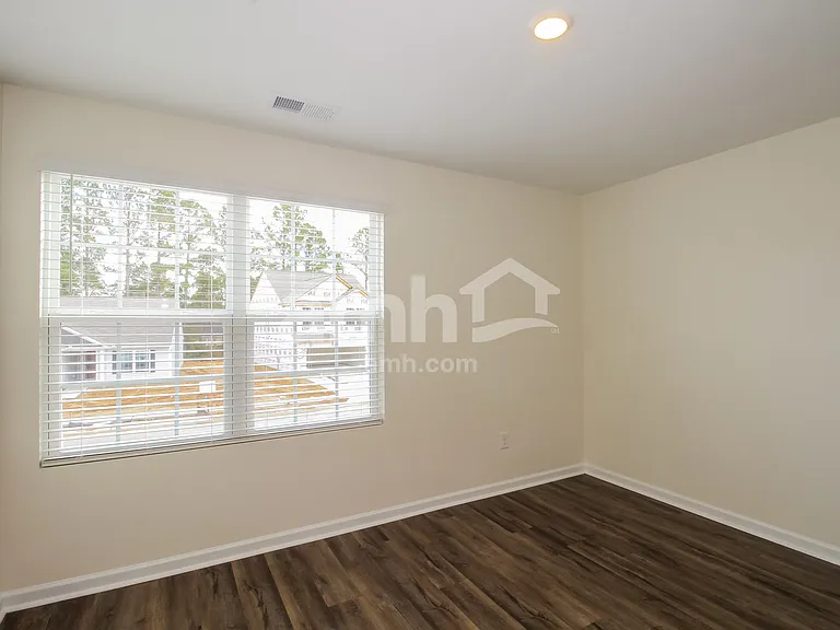 1359 John Swann St — Photo 16