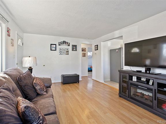 4th image of 1151 Syracuse St