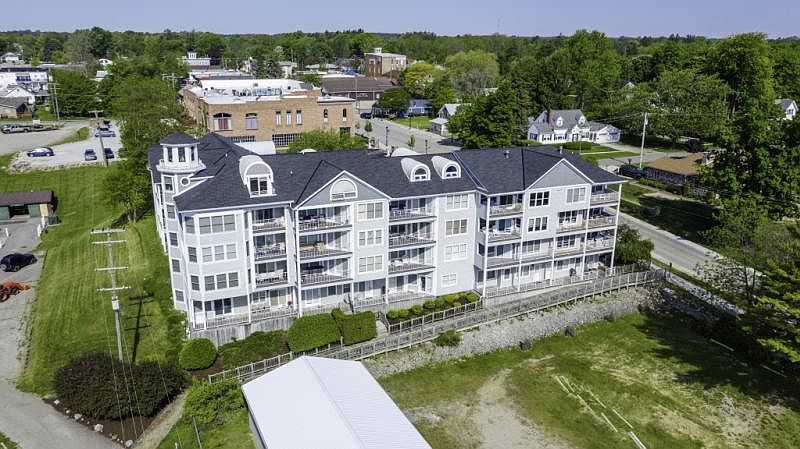 1st image of 7344 Huron Ave #302