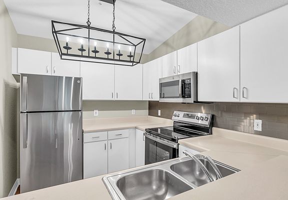 5th image of 8271 Key Royal Cir APT 932