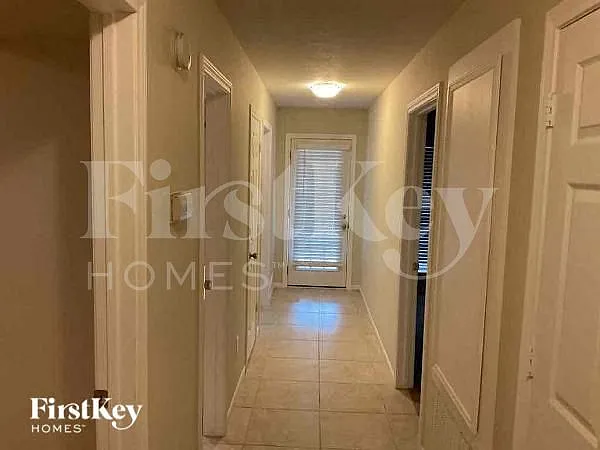 112 Golfview Dr — Photo 4