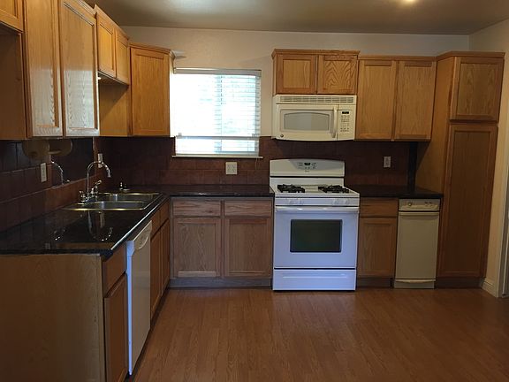 4th image of 4187 Diamond Dr