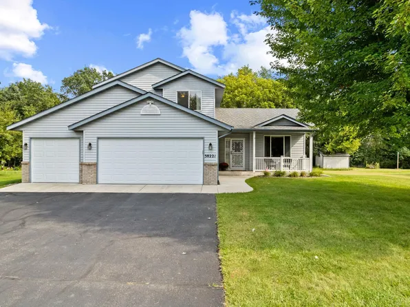 38221 Casselberry Dr, North Branch, MN 55056