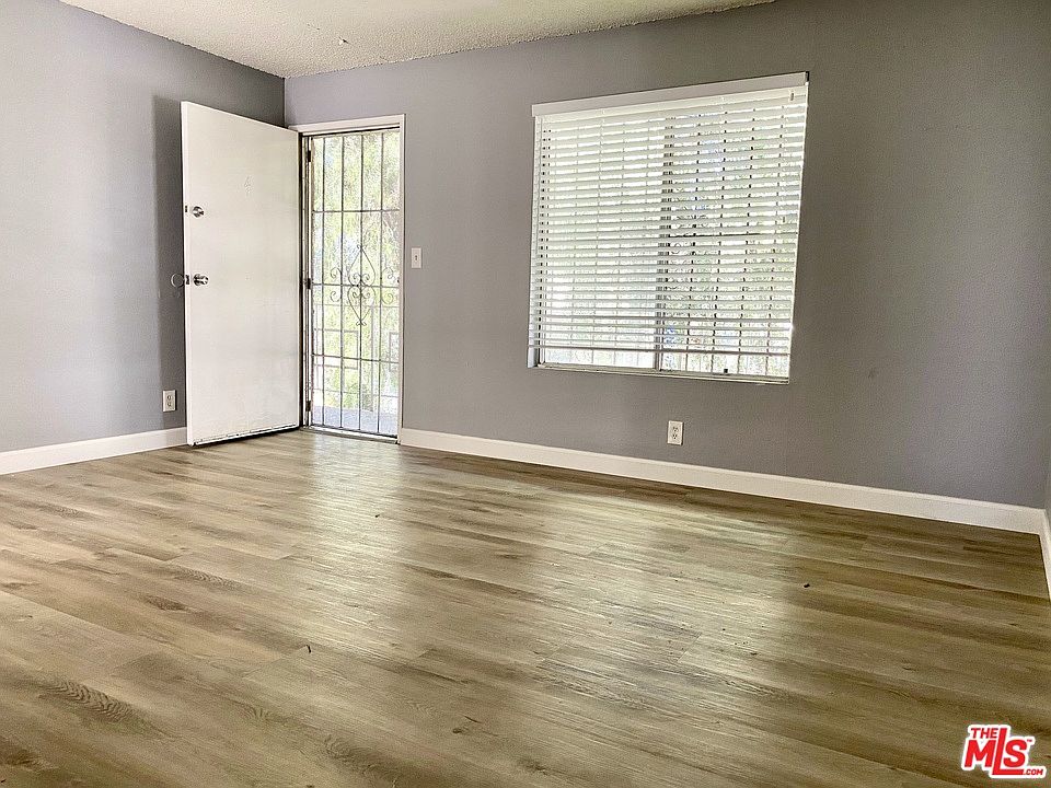 1st image of 1519 Del Amo Blvd APT 4