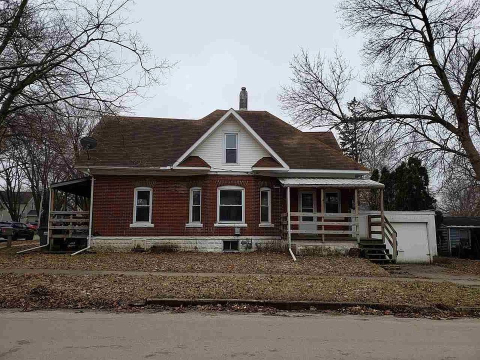 1st image of 102 SE 5th St