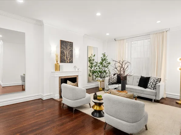 850 Park Avenue image 3 of 11