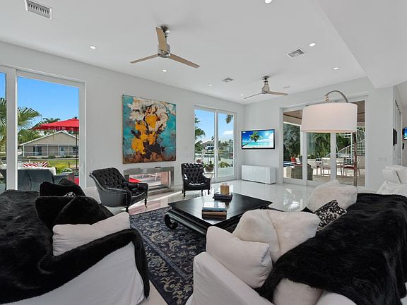 3rd image of 1211 Mistletoe Ct