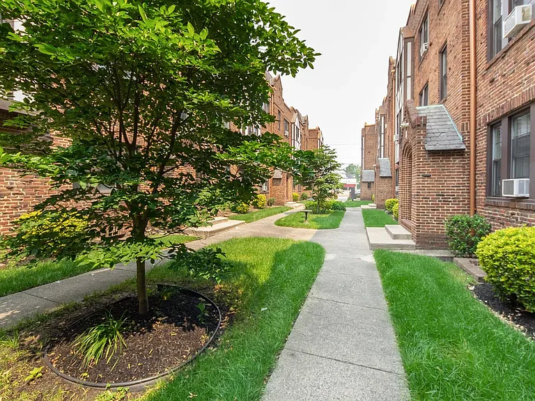 602 W Maple Ave #J1 — Photo 14