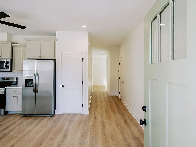 834 E Anderson St #B — Photo 5
