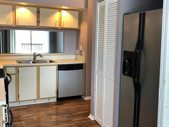 5th image of 209 Harbour Pointe Way
