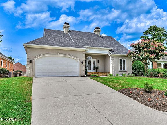 3rd image of 843 Park Chase Drive