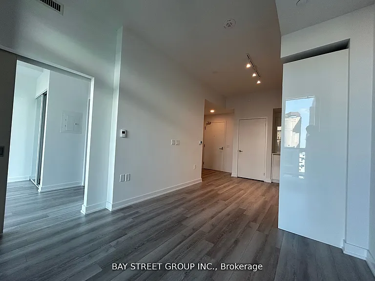 121 Saint Patrick St #1424 — Photo 2
