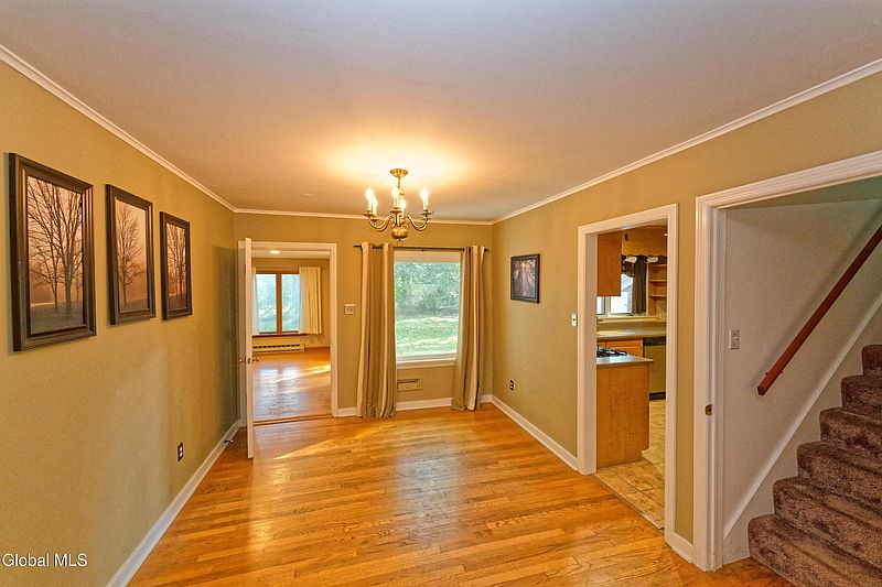 4th image of 1585 Regal Avenue #1585