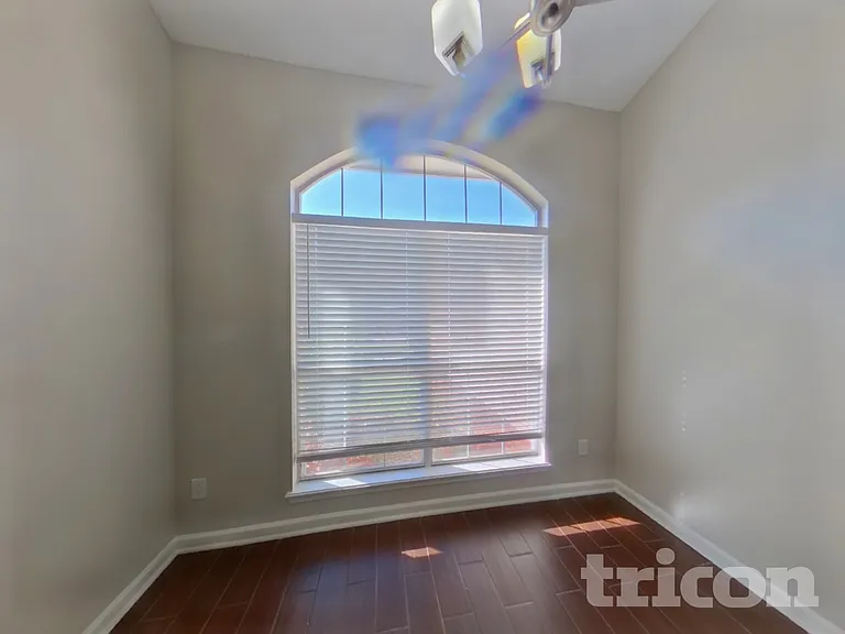 843 Magic Cove Ln — Photo 5