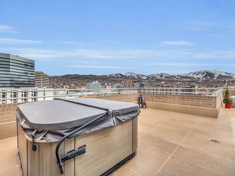 230 E Broadway S #1209 — Photo 32