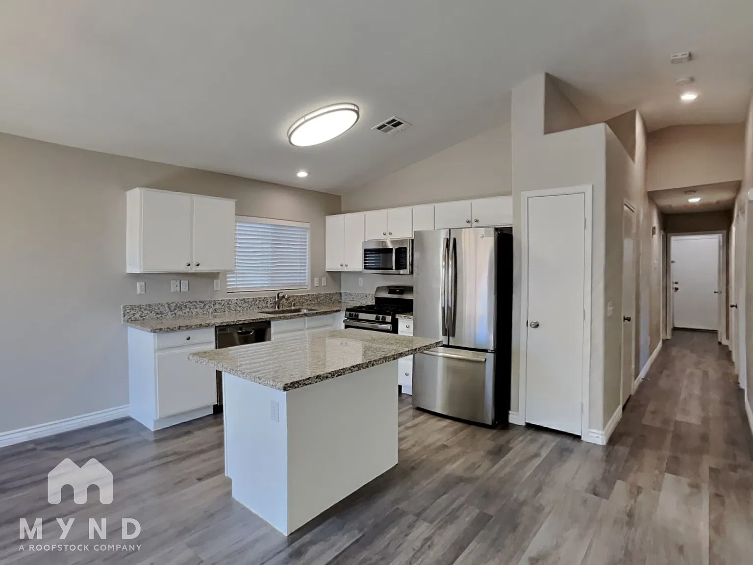 3 bed, 2.0 bath, 1144 sqft, $1,815 — Photo 2