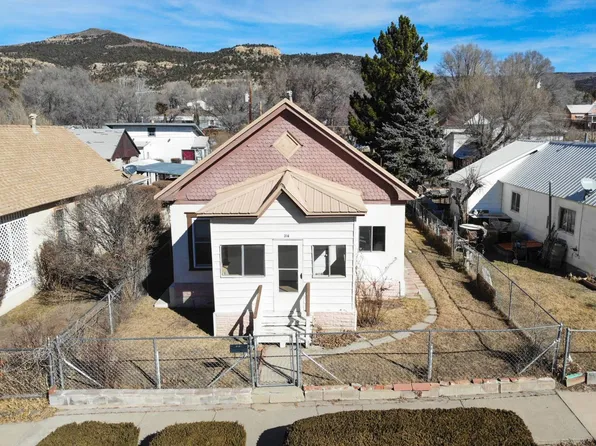 316 Uracca Ave, Raton, NM 87740