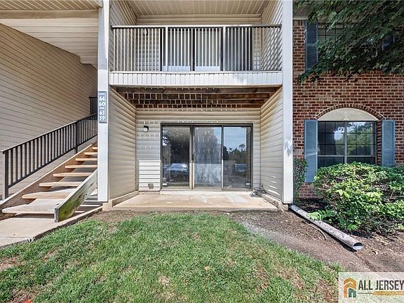 3rd image of 60 Taylor Dr